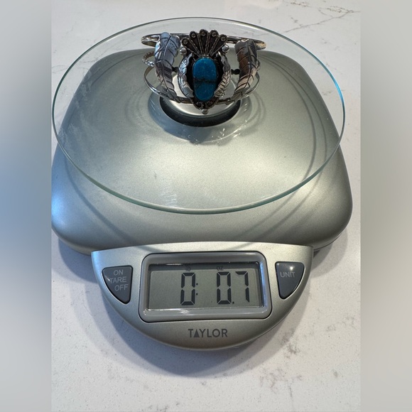 Beautiful vintage Sterling Silver & Turquoise Cuff - Picture 7 of 9